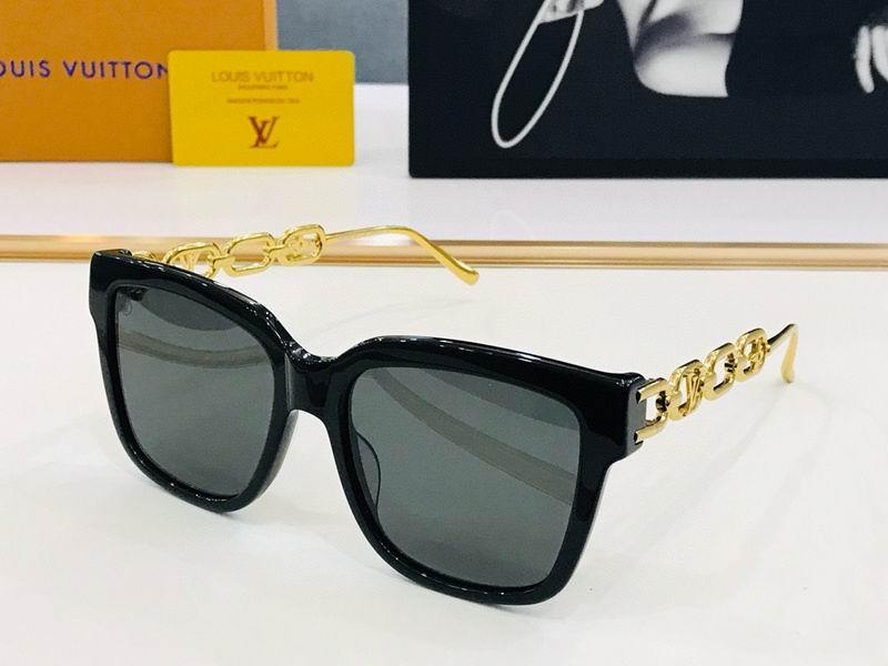 LV Sunglasses 423